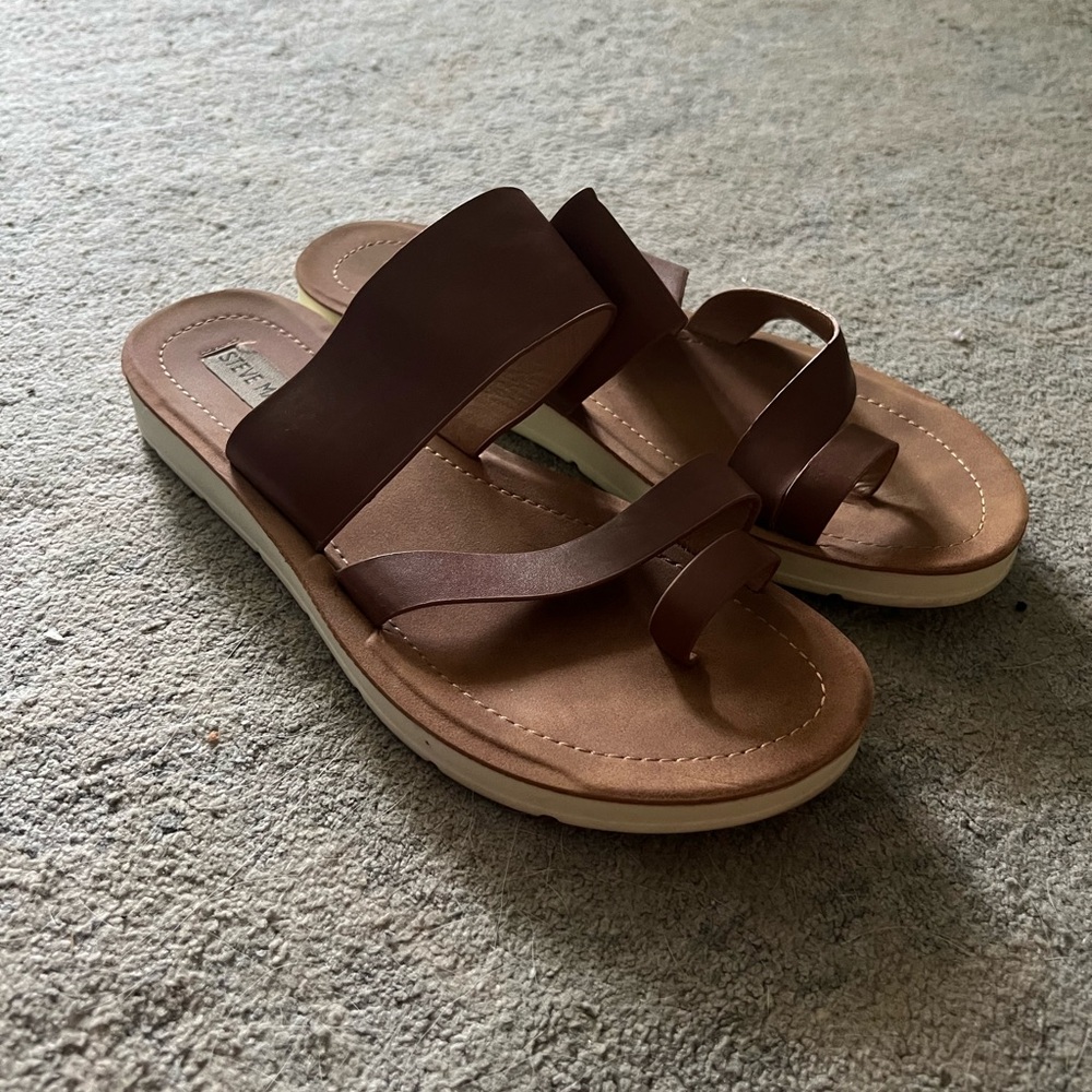 STEVE MADDEN SANDALS